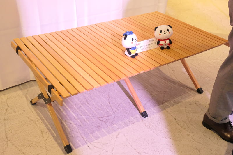 災害時だけでなくレジャーにも活用できるアウトドアテーブル