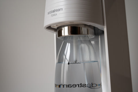 ソーダストリーム　terra ホワイト　説明書、新品ガスシリンダーつき　炭酸水 ソーダストリーム SodaStream / 【今だけマシン代返金保証