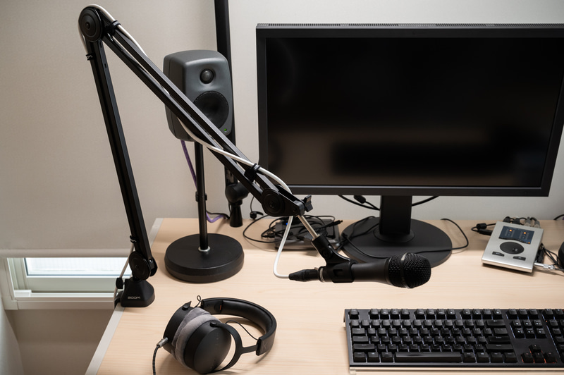 アームの長さが便利かどうかは環境次第です。この環境ではアームの長さはあまり関係はありません(笑)