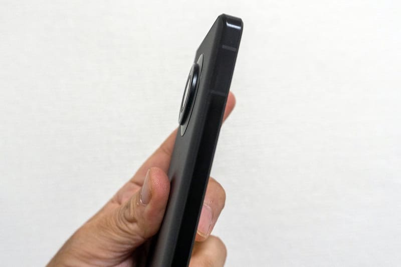 本体サイドのフレームや、レンズ部の仕上げも良く、特徴がはっきりと出ている