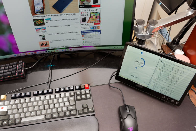 シンプルにパソコンのサブモニターに