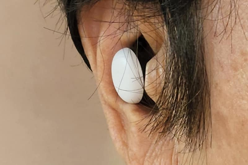 無印版Pixel Budsを装着したところ