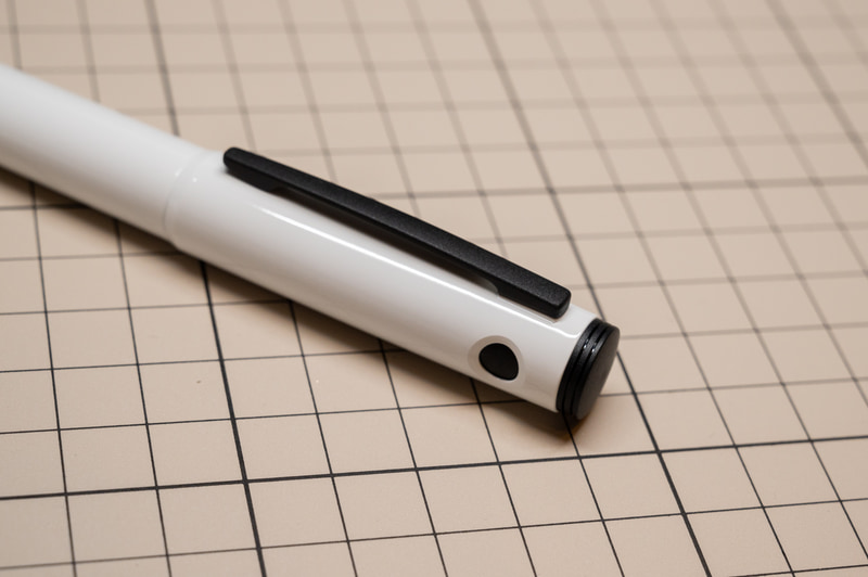 万年筆っぽい雰囲気がないデザインです