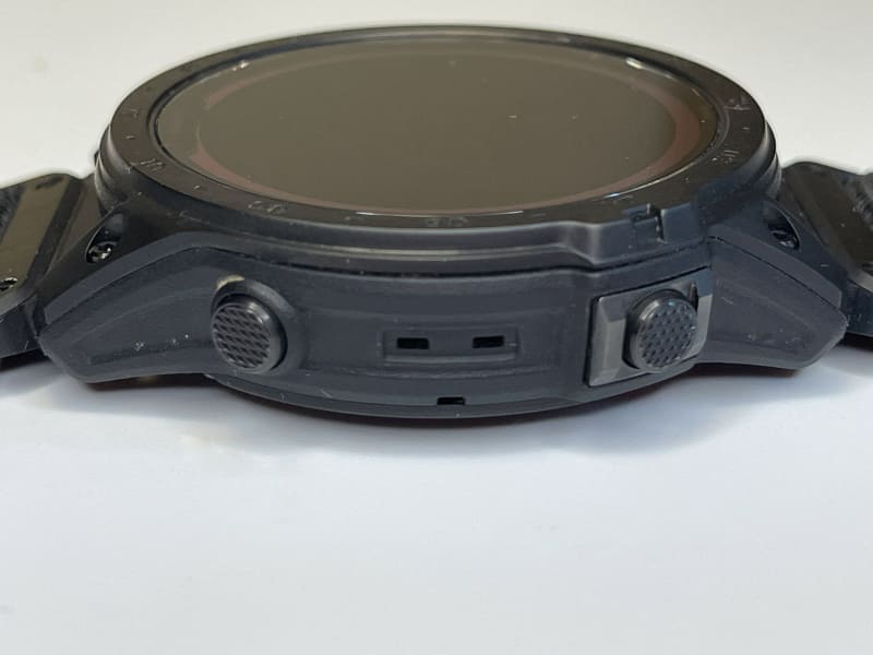 ボタン類のデザインも異なります