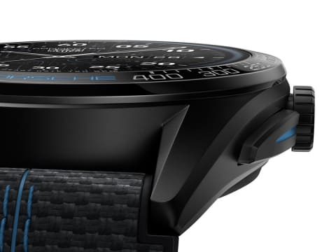 TAG Heuer × Porscheポルシェ限定モデル スマートウォッチ タグ・ホイヤーとポルシェが誘う未来。新作スマートウォッチは愛車情報