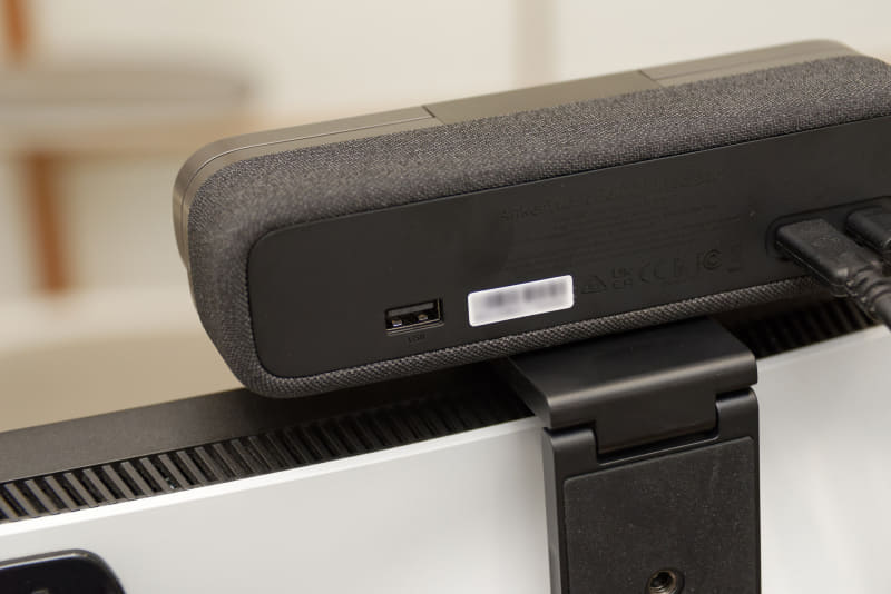 背面左側にUSB Type-Aポート