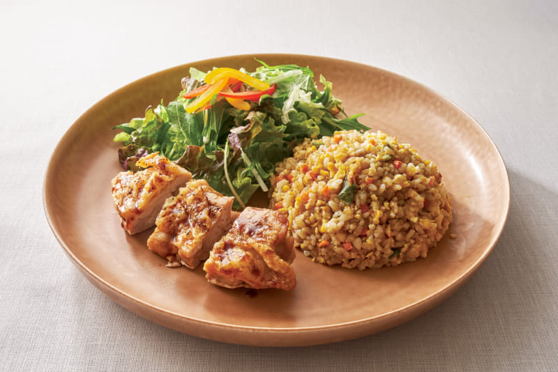 チャーハンとチキンの照り焼き風