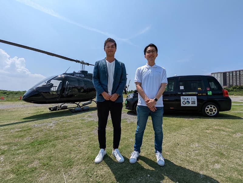 Space Aviation代表取締役CEOの保田晃宏氏(左)とIRIS代表取締役社長の眞井卓弥氏(右)。なお、眞井氏は「GO」を運営するMobility Technologiesの執行役員でもある