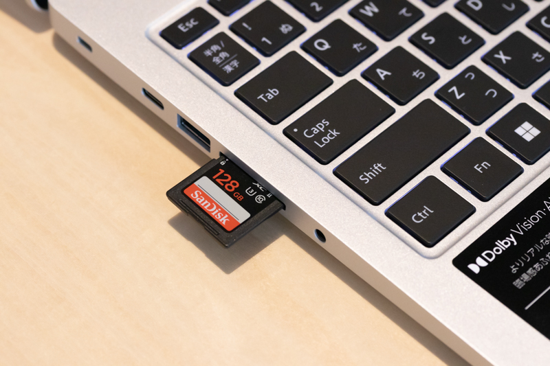 SDカードを挿入したところ