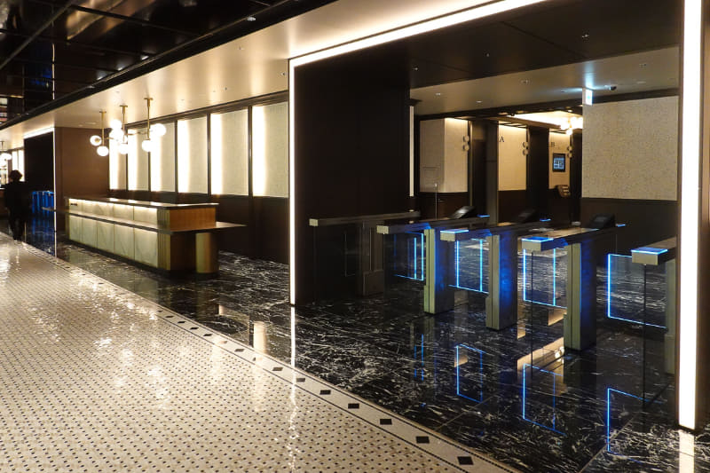 オフィスフロアのエントランス