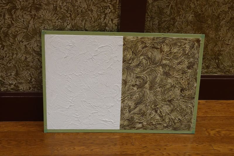 バンケットルーム「鳳凰」。壁の漆喰は「鏝(こて)」作りから戦前の技法を復元して作られた