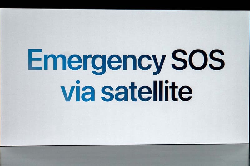 アメリカ・カナダでは11月から、iPhone 14シリーズで「衛星を使ってSOSを発する」機能が搭載に