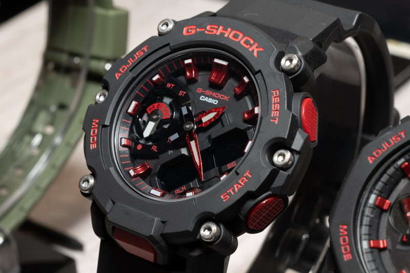 「GA-2200BNR-1AJF」(17,600円)