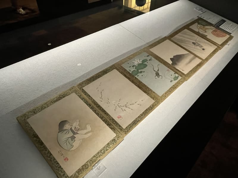 同じく酒井抱一の「絵手鏡(えてかがみ)」