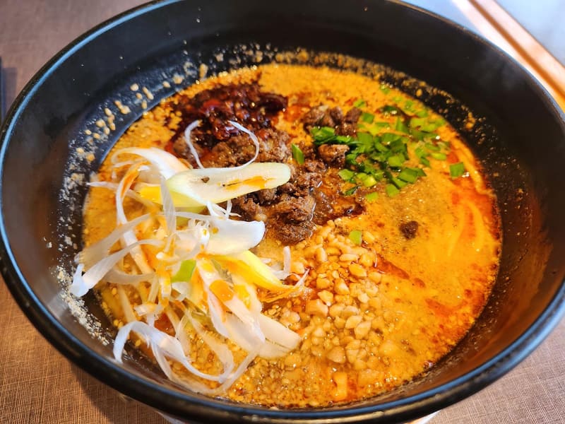 まだ料理と子どもの写真しか撮っていないが、暗所での表現力は向上している