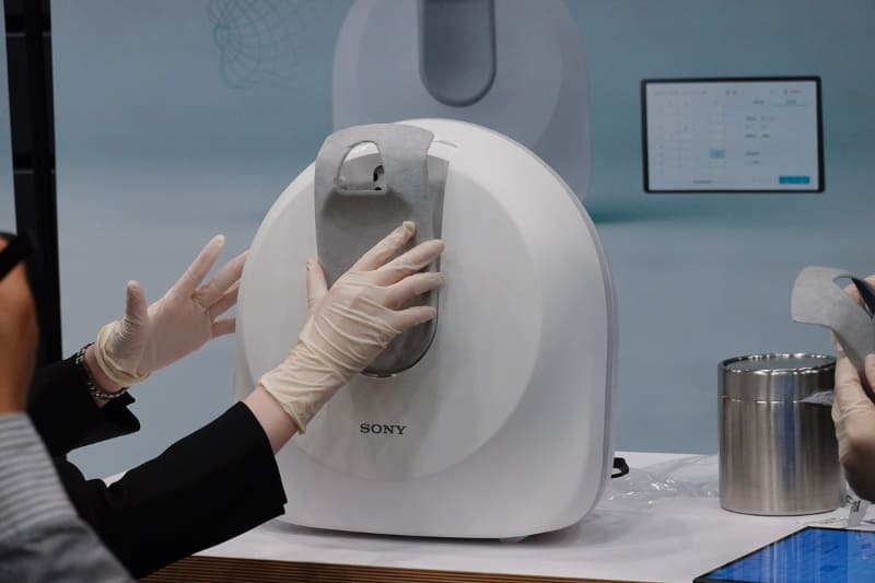 ノーズガイドは1回毎に交換する消耗品。素材は米の籾殻から生まれた天然由来の多孔質カーボン素材トリポーラスなどサステナブルな素材を採用