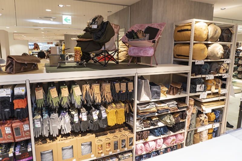 キャンプギアコーナー