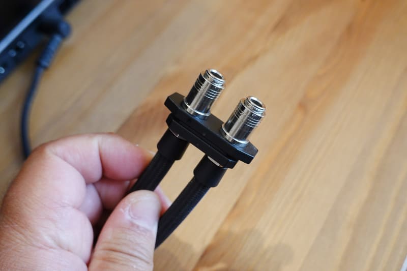 チューブを外しても水冷ユニットから水が漏れてこないようになっています