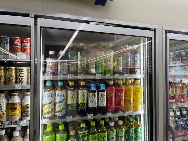 窓枠が細くなりより商品が見えるように