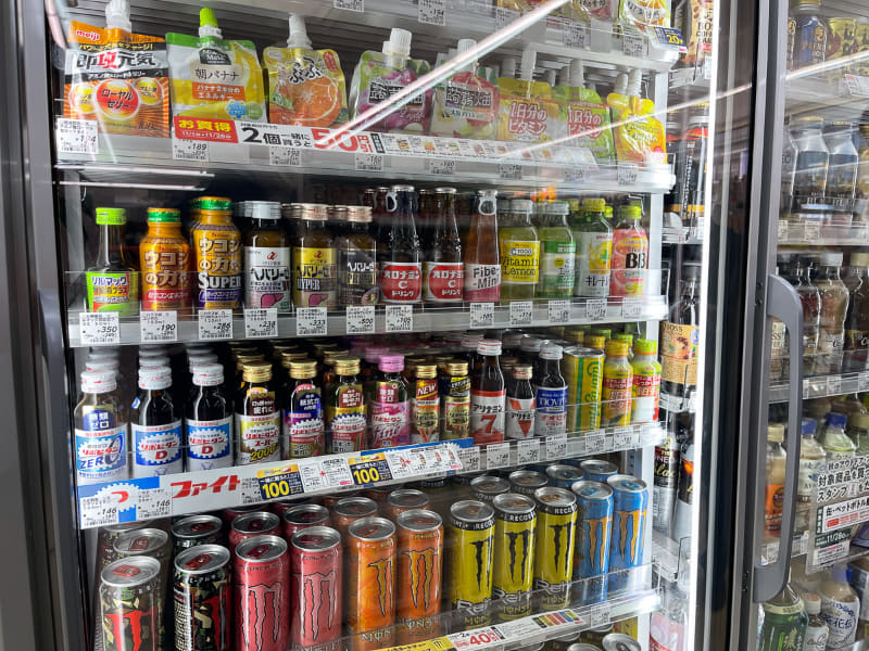 栄養ドリンクなどは一般のドリンクと同じ冷蔵ショーケースに