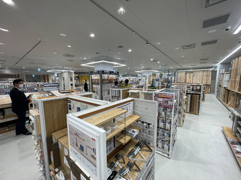 塗装や漆喰などを実際に試せるスペース