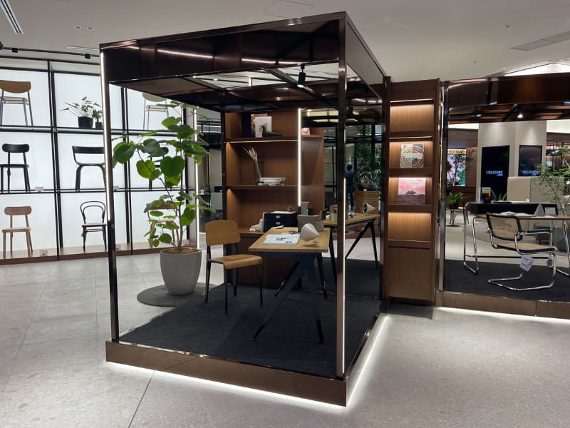 イギリスのカーペットメーカー「Brintons」の製品も取り扱う