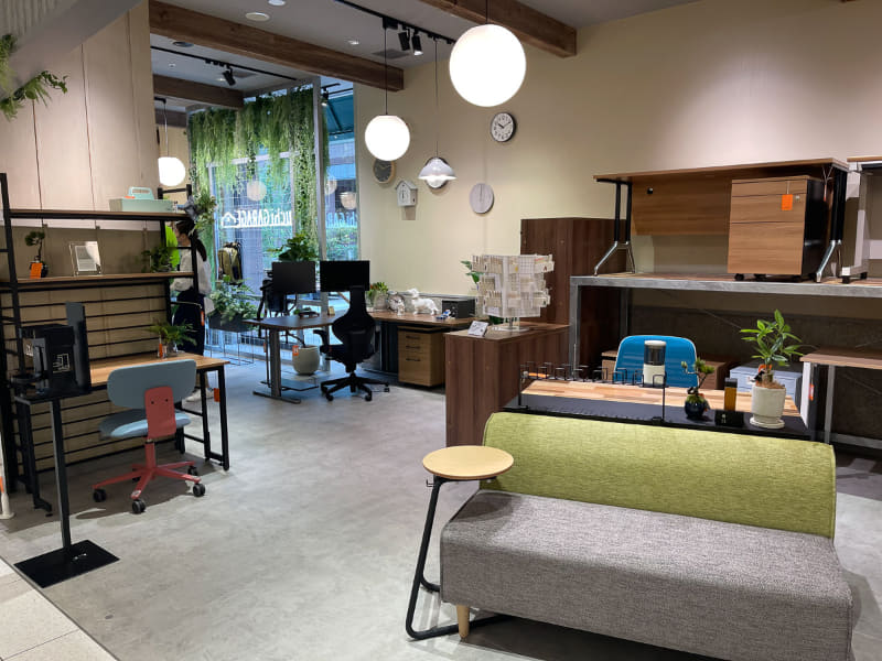 精巧な人工プラントも