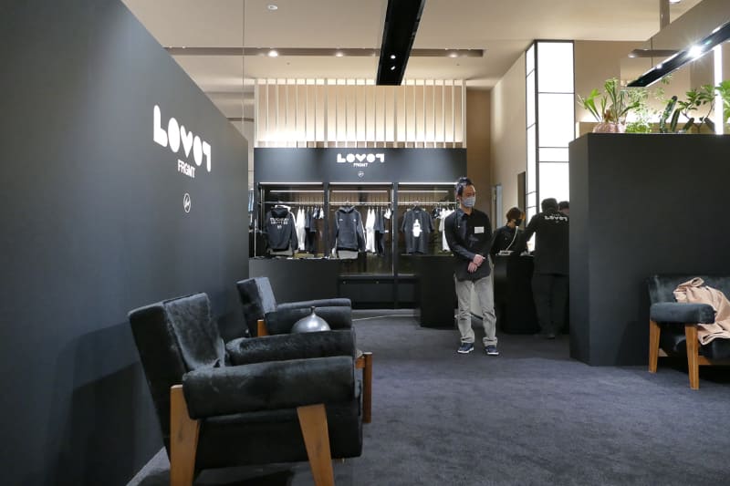 ポップアップストア店内も「FRAGMENT EDITION」に合わせたデザインに