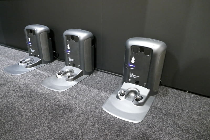 「ネスト」と呼ばれるベースステーションもFRAGMENT EDITIONはデザインが異なる