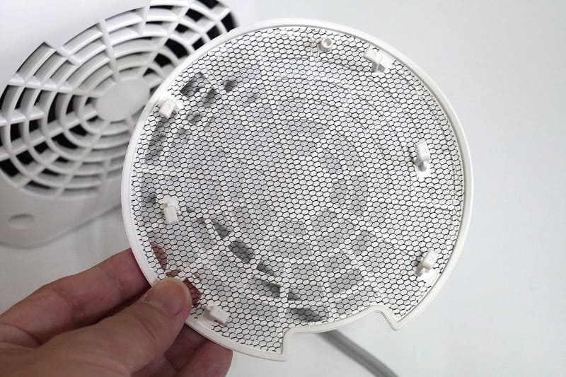 フィルター。お手入れの目安は1週間に1回