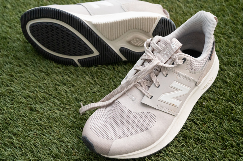 ニューバランス UA900
