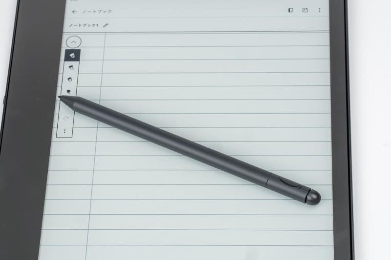 ペンでのタッチ操作と手書き入力が可能。これはプレミアムペン