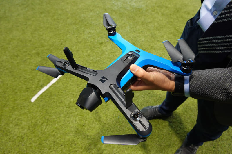「Skydio 2+」。各所に画像認識用のカメラを搭載して自己位置を認識する