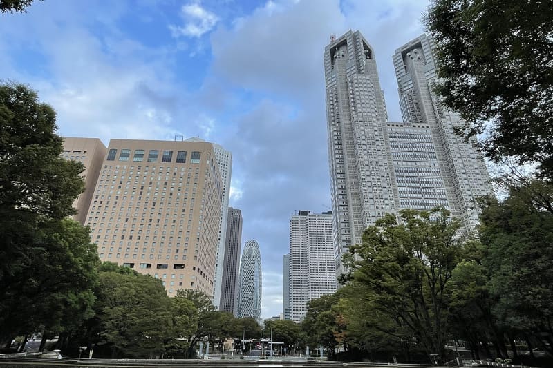 新宿中央公園から見た西新宿地区('21年9月撮影)