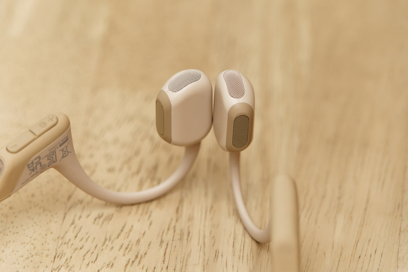 振動子が骨を振動させて音を知覚させる