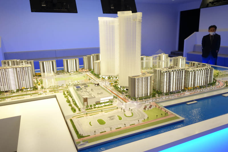 HARUMI FLAGの模型。北側にバスステーションが作られる