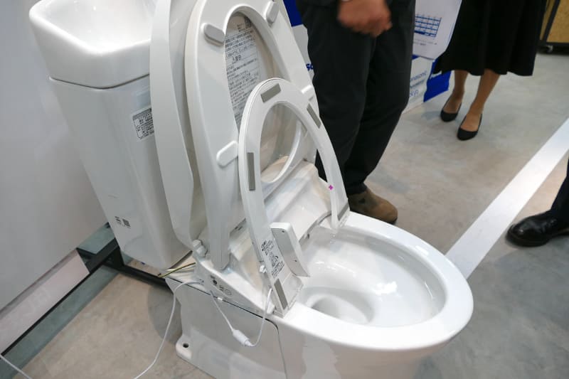取り付けユニットを上げたところ