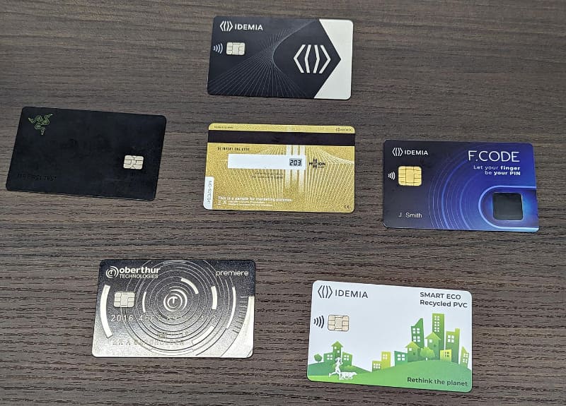 メタルカードやダイナミックにCVVが変化するカード、PINなしでの「CDCVM」が可能な指紋認証カード、リサイクルプラスチックのカードなど