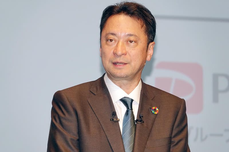 ソフトバンクの宮川CEOは、2つの回線を同一番号で発着信できるようにしたいと発言。その実現度を考えてみた(写真は22年11月の決算説明会のもの)