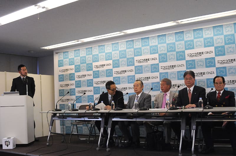 畠山さんは全候補者に声をかけ、候補者の討論会を主催している。畠山さんが主催する討論会はニコニコ生放送の定番企画。写真は2014都知事選の討論会の様子