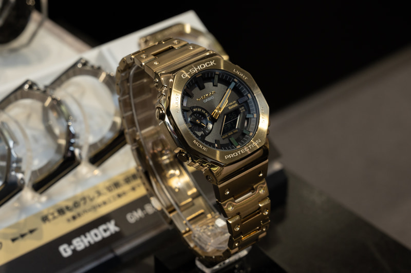 ベゼルの仕上げ