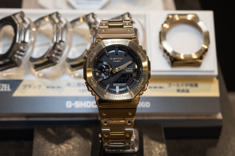 ベゼルの仕上げ