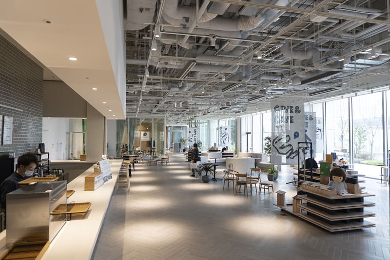 5階のビジネス交流ラウンジ