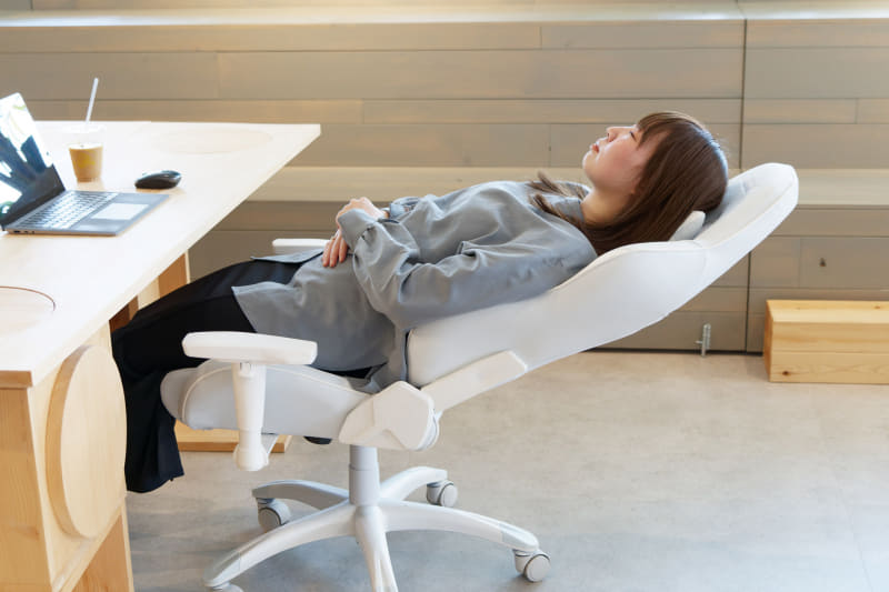 休憩したくなったときは背もたれを倒してリラックス