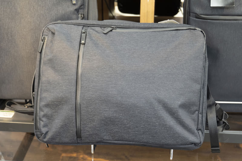 杢調生地を採用したエース ガジェタブル ヘザー 3WAY 14L