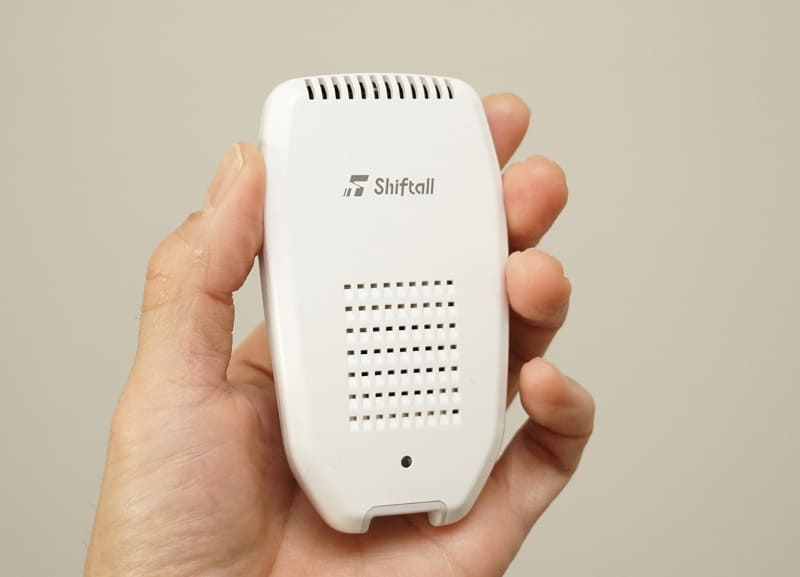 シフトールの“メタバース関連”の新製品「Pebble Feel」。内蔵するペルチェ素子をコントロールしながら冷感・温感をつくり出します