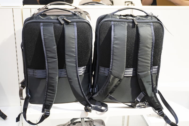 細肩紐(左)と太肩紐(右)