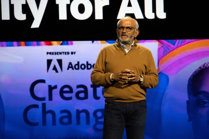 Adobe Summitに登壇した、同社のシャンタヌ・ナラヤンCEO