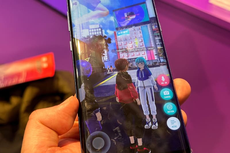 KDDIが展開する「αU」では、バーチャル渋谷などのメタバースに加え、ショッピングサービスも展開する