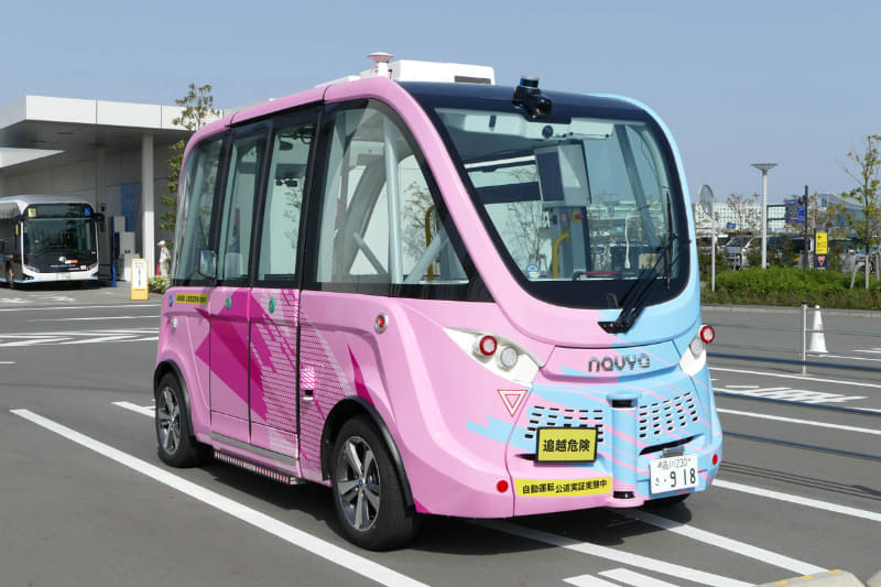 「HANEDA INNOVATION CITY」で運用中の自動運転バス。車両はNavyaの「NAVYA ARMA」